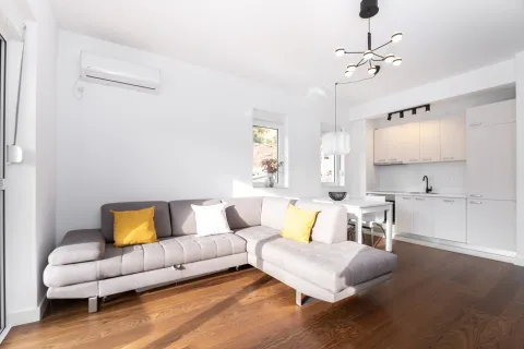 Rent, one bedroom apartment, 65m², Pržno, Budva - image 5
