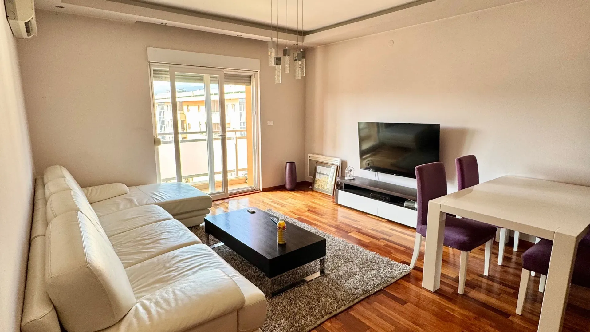 Izdavanje, jednosoban stan, 53m², City Kvart, Podgorica