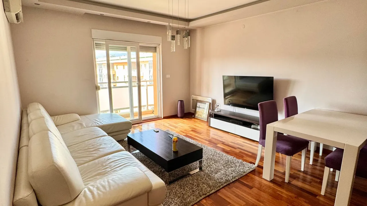 Izdavanje, jednosoban stan, 53m², City Kvart, Podgorica