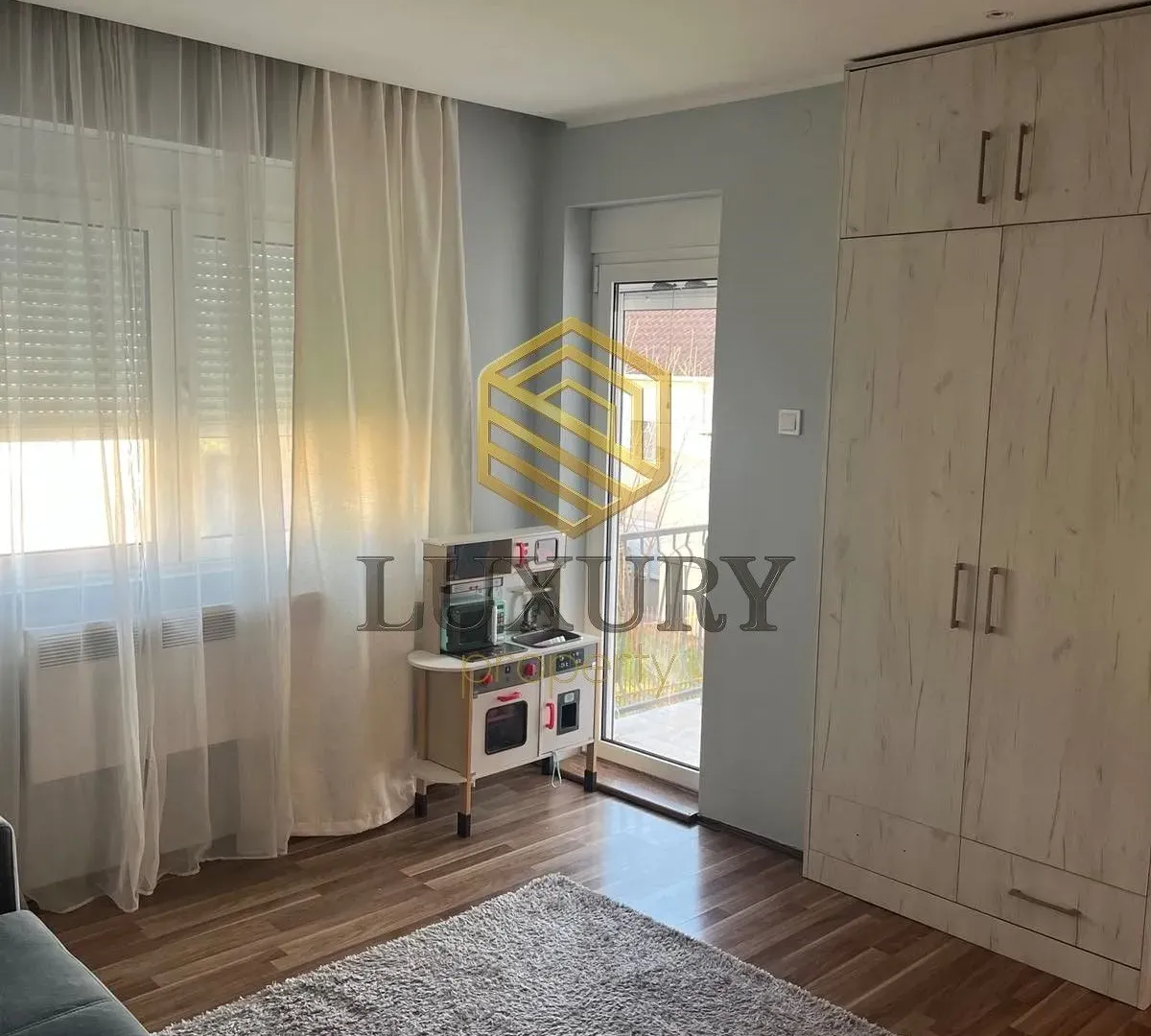 Izdavanje, dvosoban stan, 75m², Gornja Gorica, Podgorica