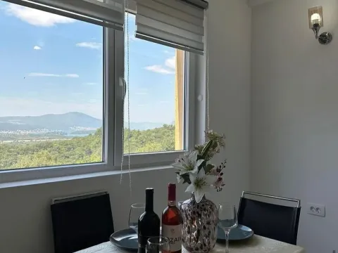 Izdavanje, trosoban stan, 100m², Kavač, Kotor - image 4