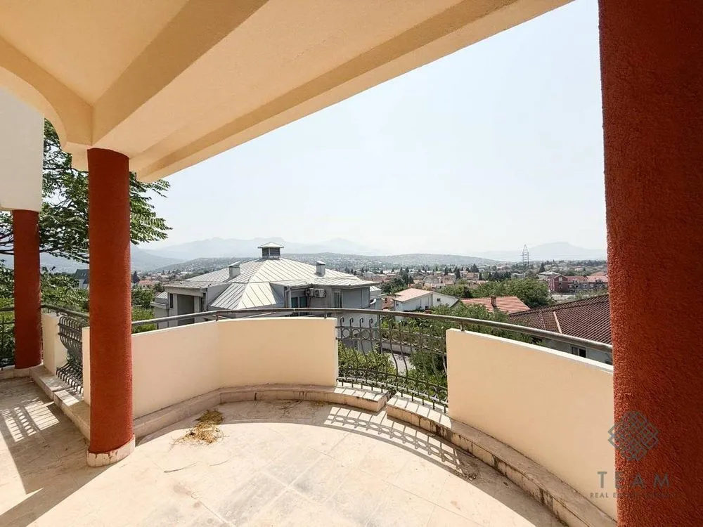 Rent, house, 460m², Gorica C, Podgorica