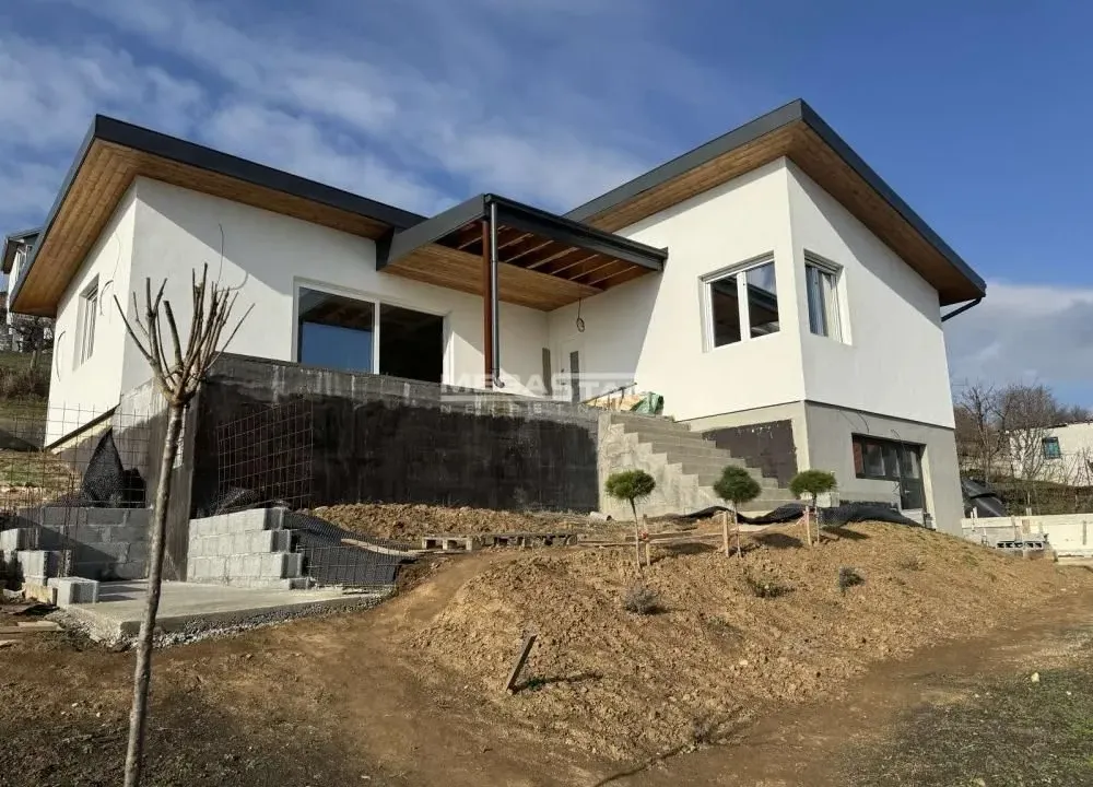 Prodaja, kuća, 223m², Voždovac Sve Podlokacije, Beograd