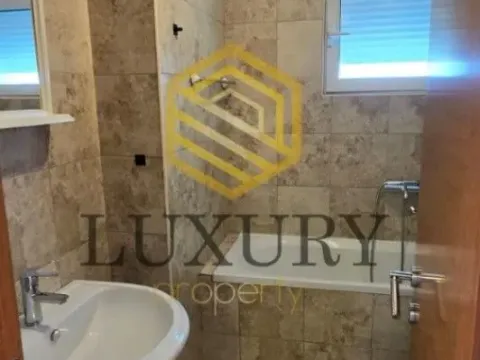 Prodaja, dvosoban stan, 56m², Stari Aerodrom, Podgorica - image 4