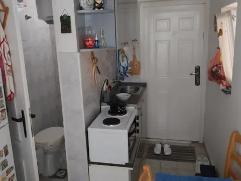 Prodaja, kuća, 80m², Cvetkova Pijaca, Zvezdara Sve Podlokacije - image 17