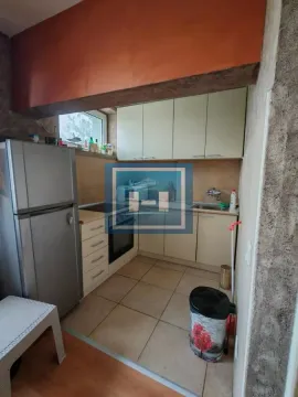 Manja kuhinja sa frižiderom, elementima i ugradnom rernom. - image 14