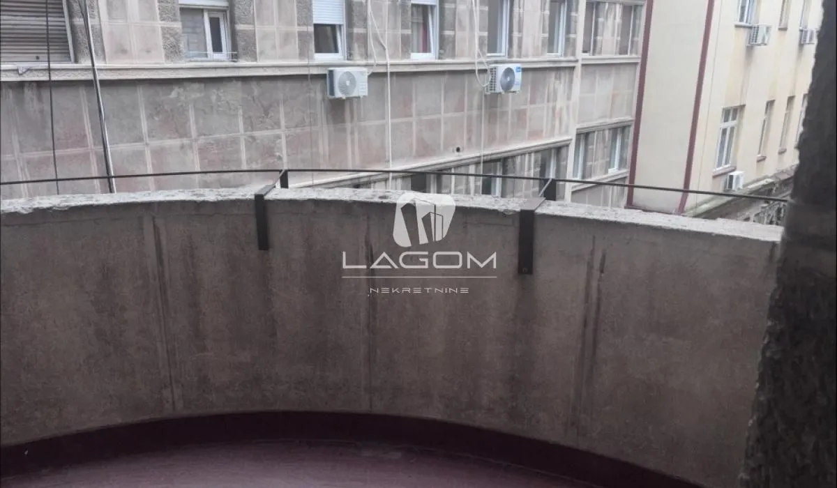 Izdavanje, trosoban stan, 89m², Stari Grad, Beograd