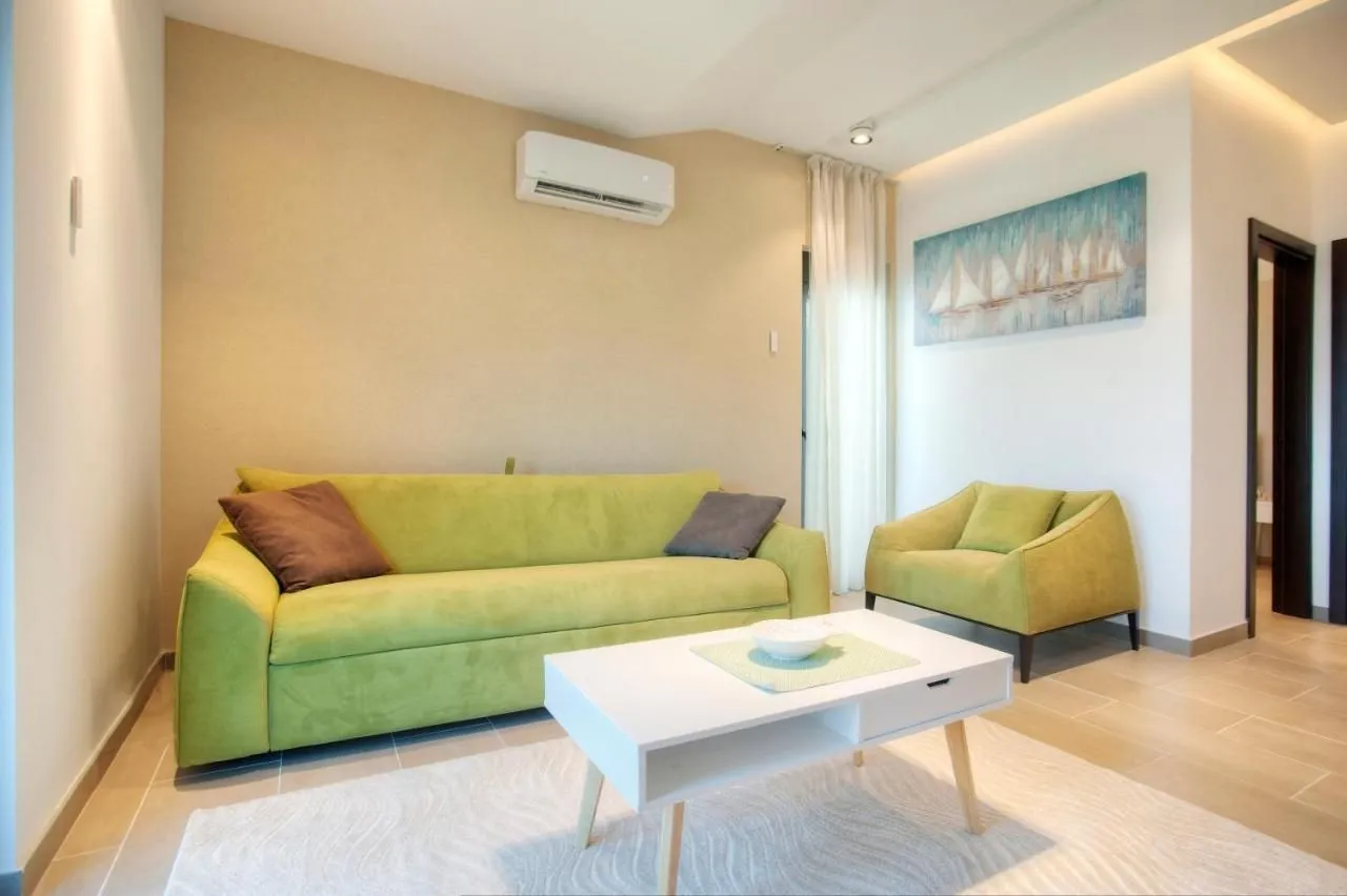 Prodaja, kuća, 210m², Dobrota, Kotor