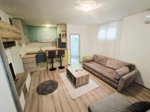 Izdavanje, garsonjera, 28m², Central Point, Podgorica - image 1