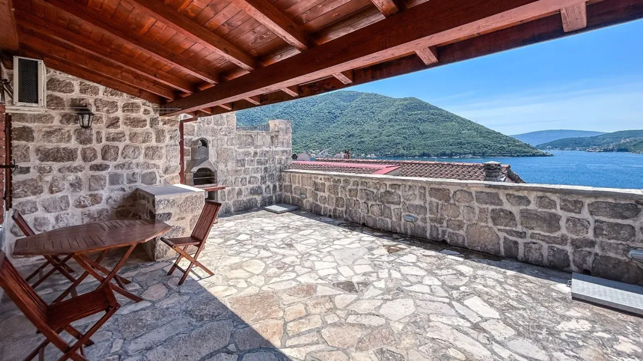 Sale, two bedroom apartment, 87m², Perast, Kotor