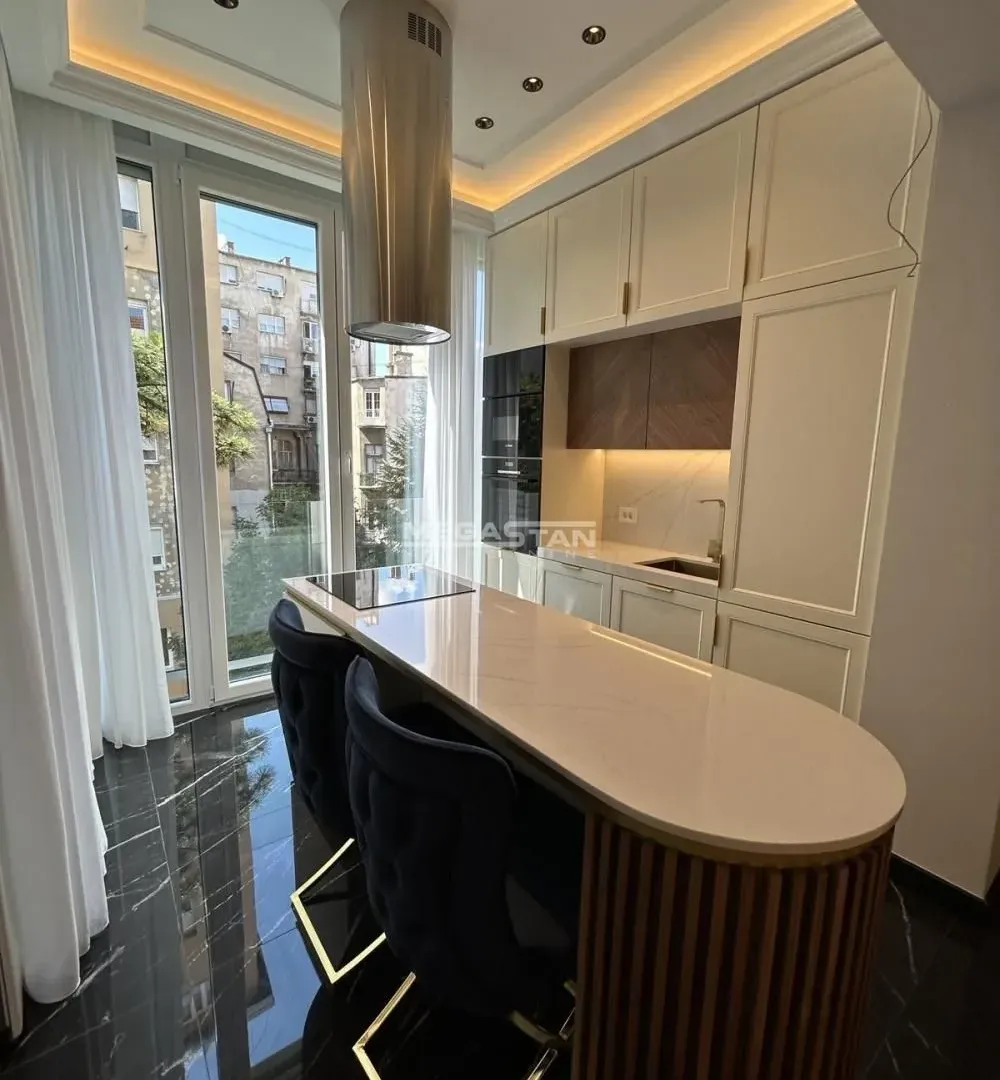 Prodaja, četvorosoban stan, 100m², Vračar Sve Podlokacije, Beograd