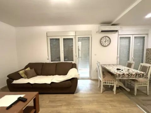 Izdavanje, dvosoban stan, 68m², Autobuska stanica, Podgorica - image 2