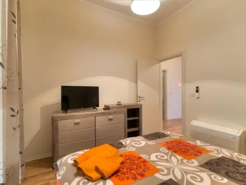 Sale, two bedroom apartment, 83m², Budva, Crna Gora - image 9