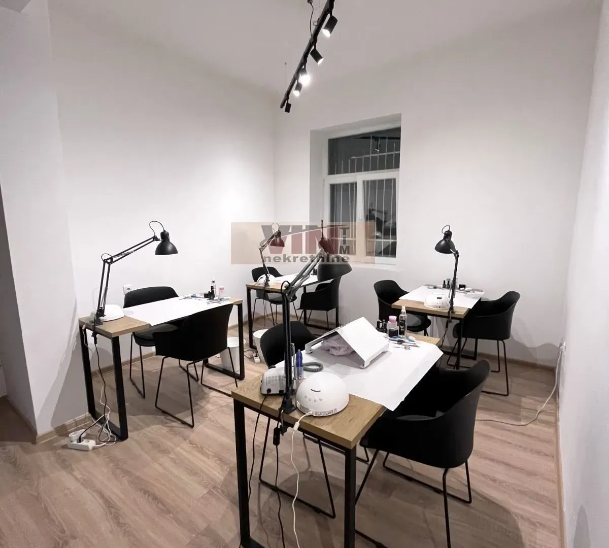 Izdavanje, jednosoban stan, 40m², Altina, Beograd