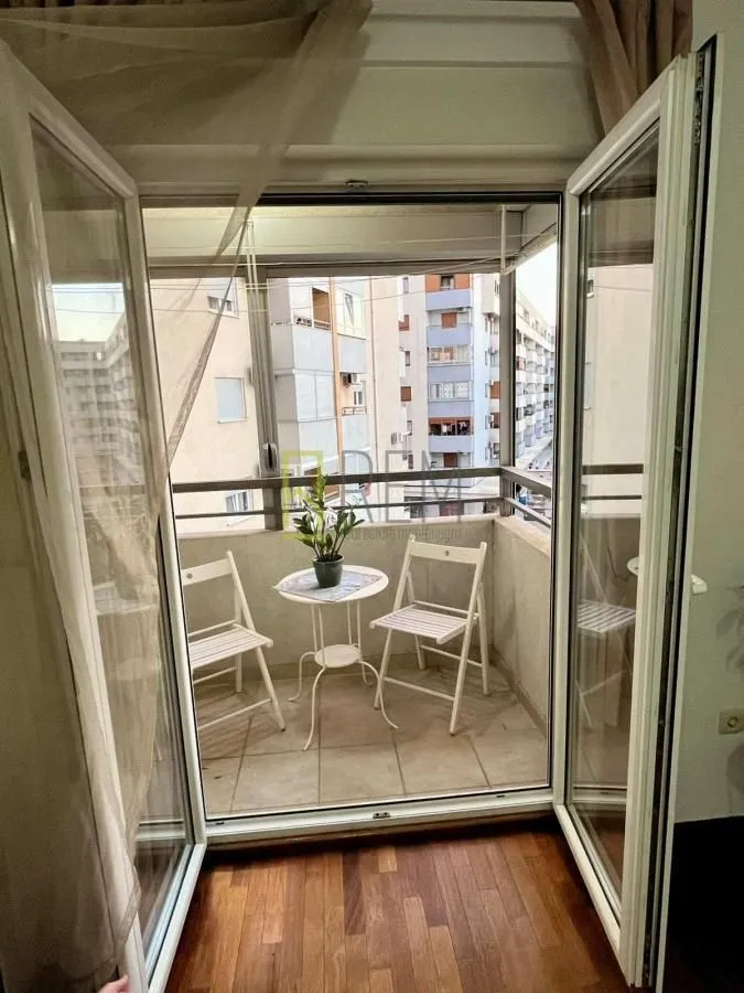 Izdavanje, jednosoban stan, 43m², Stari Aerodrom, Podgorica