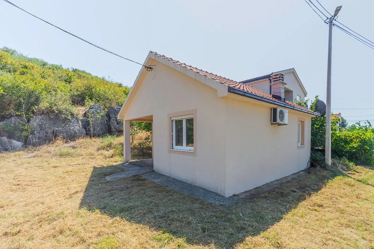 Prodaja, kuća, 56m², Dajbabe, Podgorica