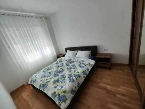 Izdavanje, dvosoban stan, 73m², Tuški Put, Podgorica - image 5