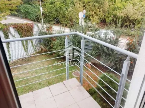 Izdavanje, kuća, 300m², Savski Venac, Beograd - image 25