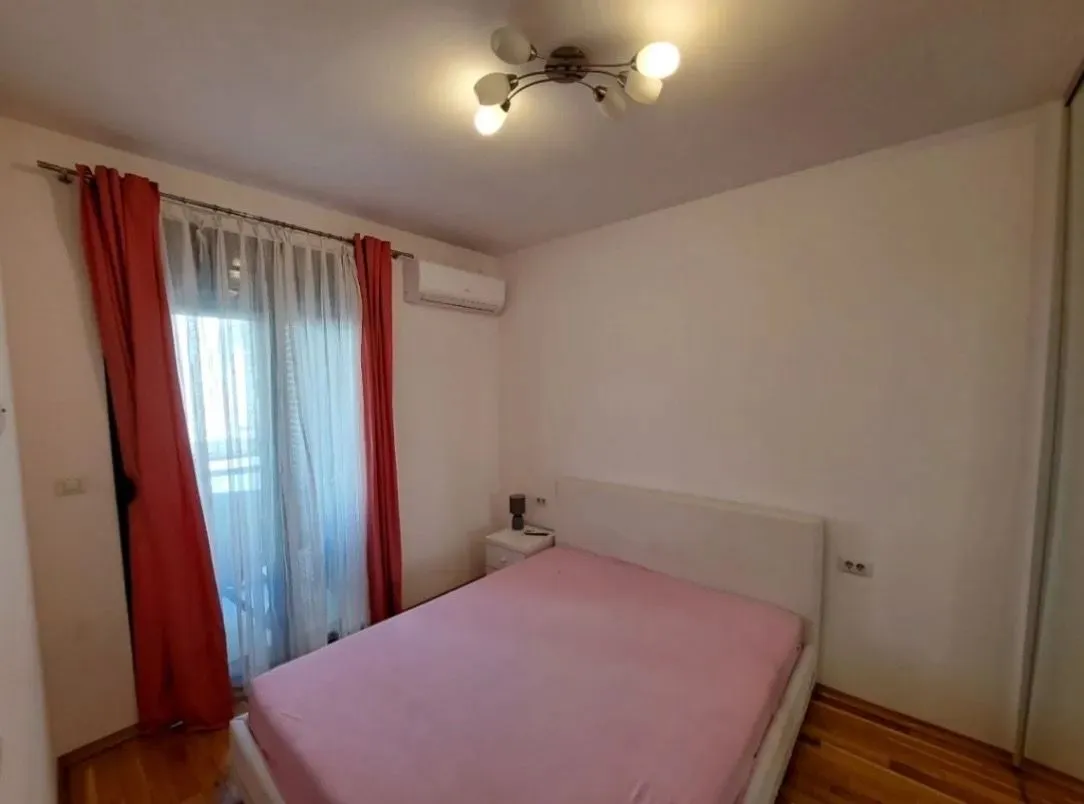 Rent, one bedroom apartment, 45m², Blok 6, Podgorica
