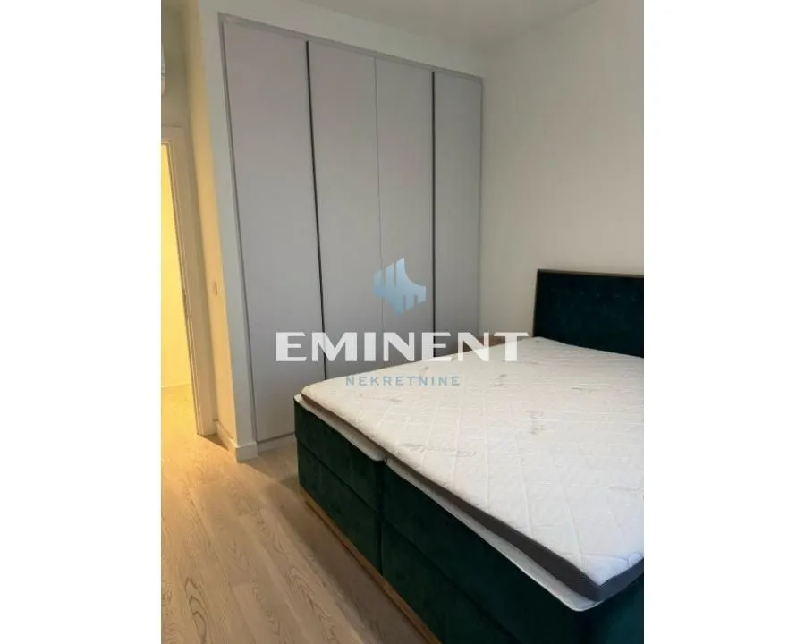 Rent, four bedroom apartment, 110m², Savski Venac, Beograd