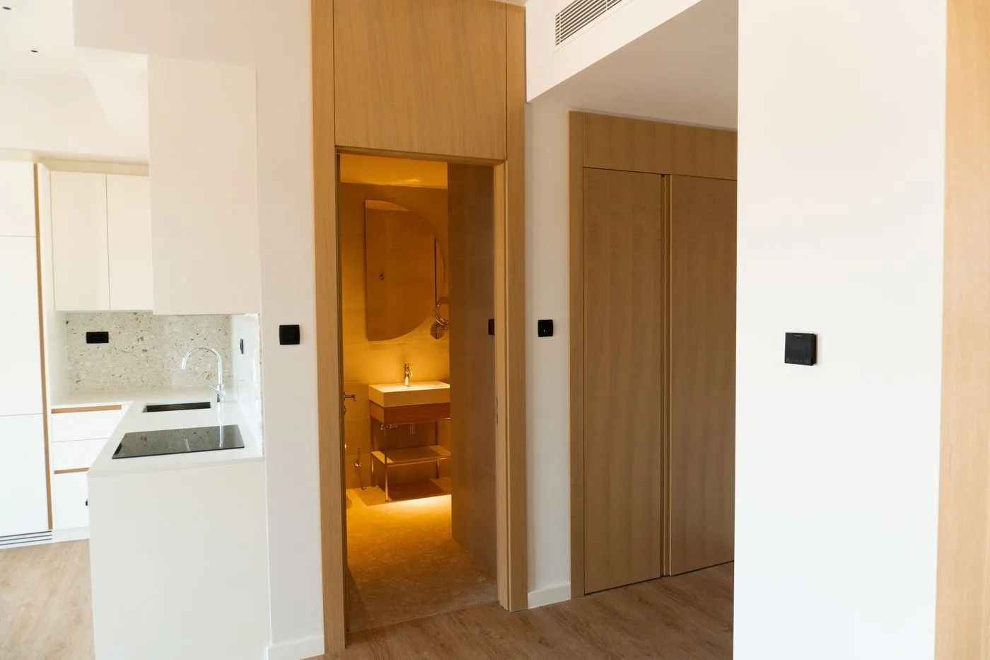 Prodaja, jednosoban stan, 61m², Tivat, Crna Gora