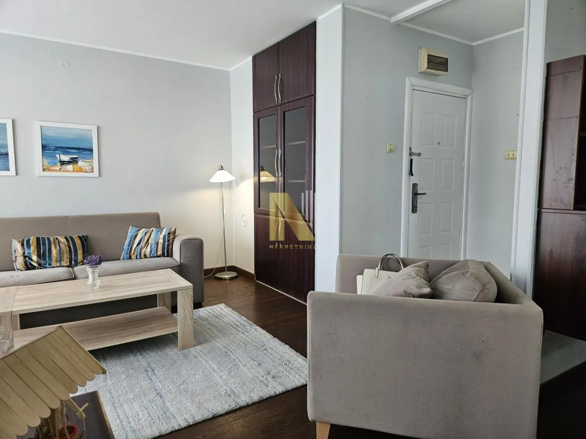 Prodaja, dvosoban stan, 57m², Bulevar Oslobodjenja, Novi Sad Sve Podlokacije