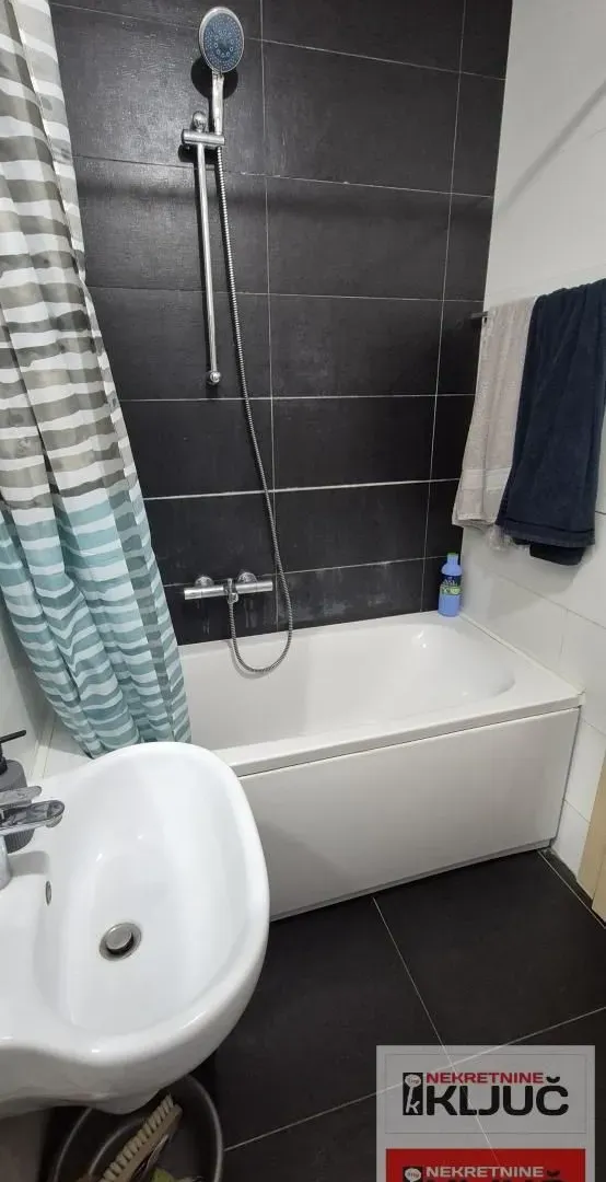 Prodaja, dvosoban stan, 42m², Bulevar Evrope, Novi Sad Sve Podlokacije