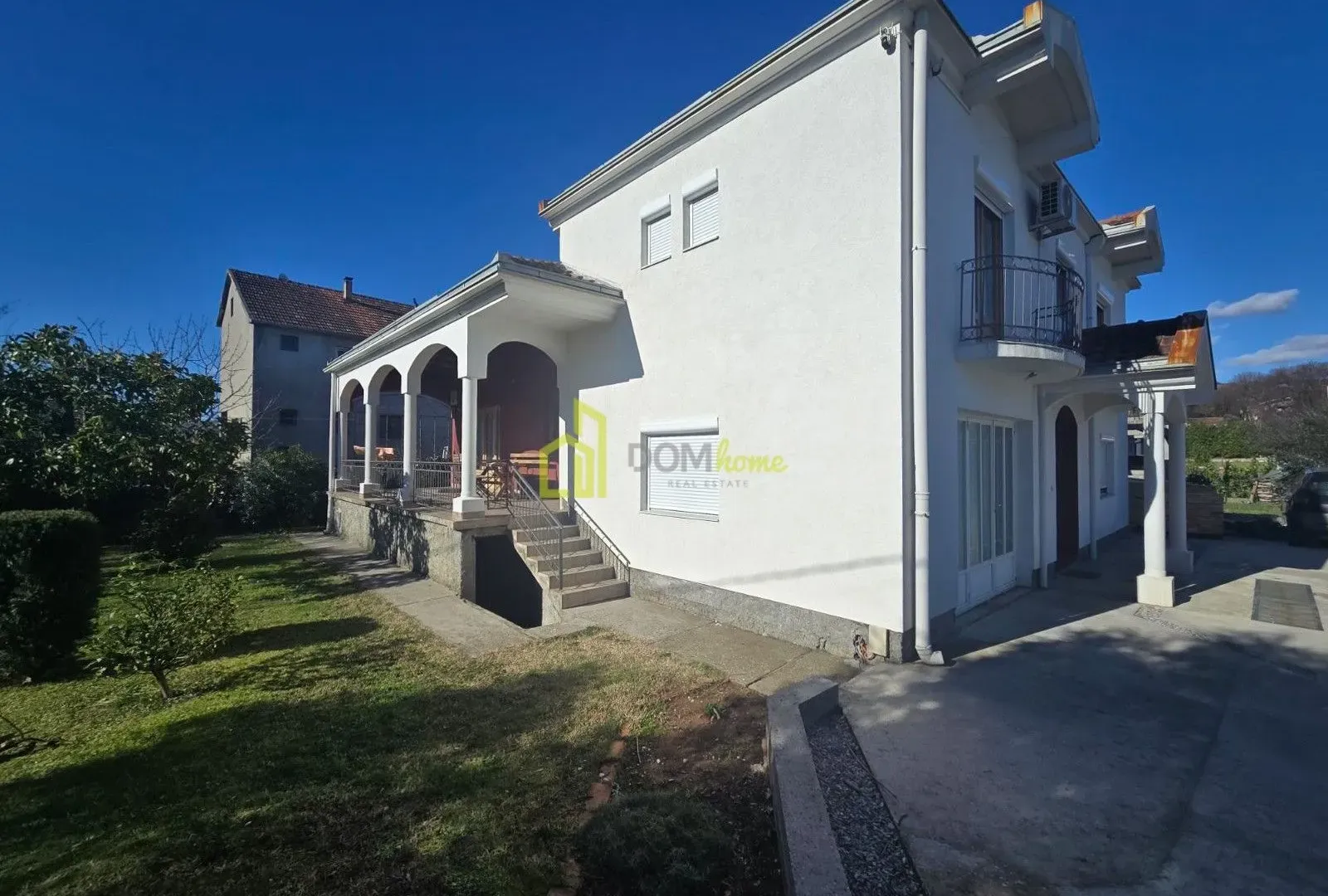 Rent, house, 200m², Tološi, Podgorica