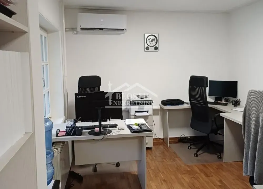 Izdavanje, poslovni prostor, 40m², Šumice, Beograd