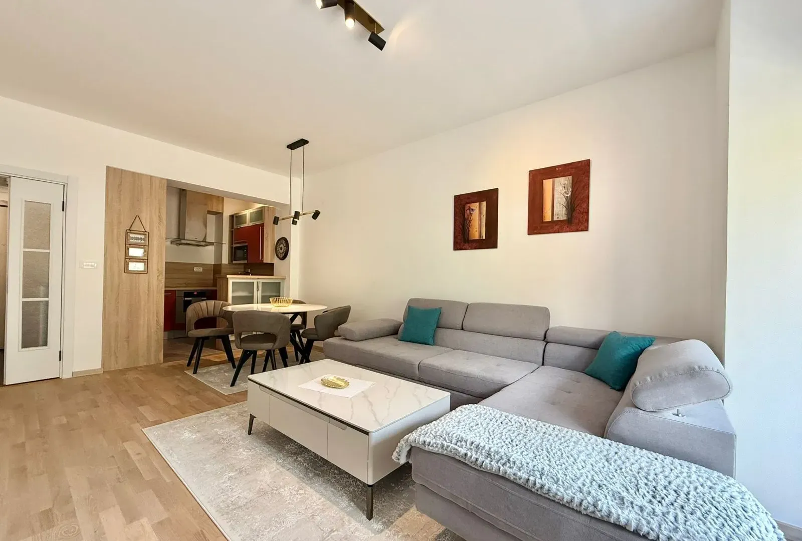 Prodaja, dvosoban stan, 68m², Momišići, Podgorica