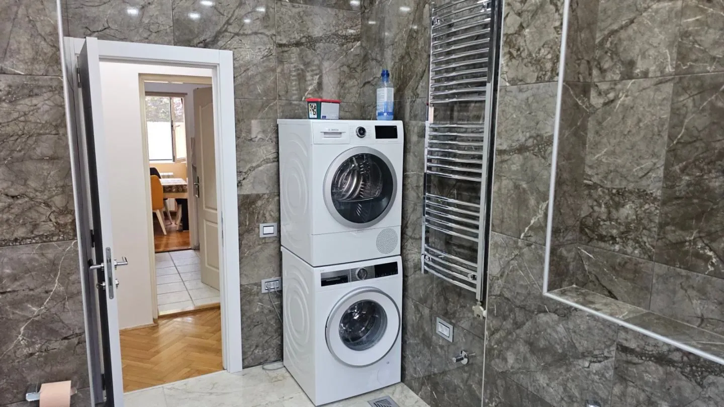 Izdavanje, četvorosoban stan, 108m², Košutnjak, Beograd