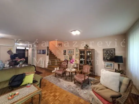 Prodaja, kuća, 285m², Vidikovački venac, Rakovica - image 2