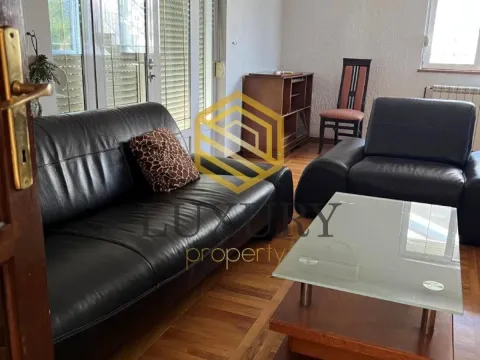 Izdavanje, kuća, 250m², Tološi, Podgorica - image 5