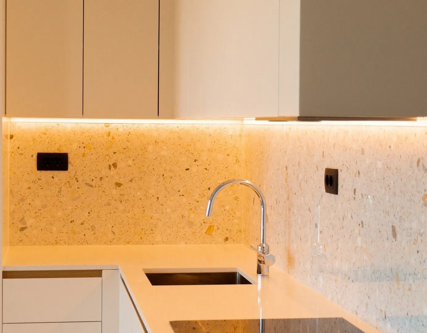 Prodaja, jednosoban stan, 61m², Tivat, Crna Gora