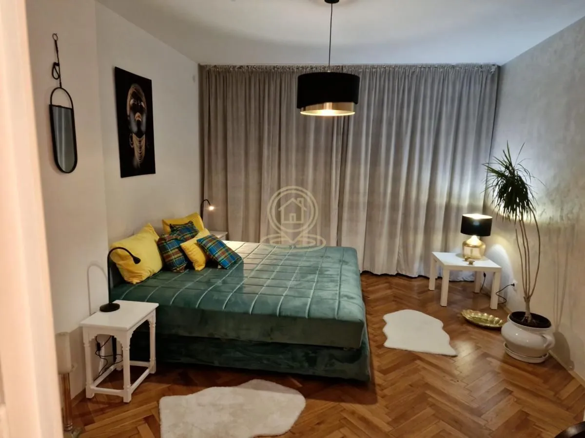 Rent, three bedroom apartment, 75m², Vračar Sve Podlokacije, Beograd