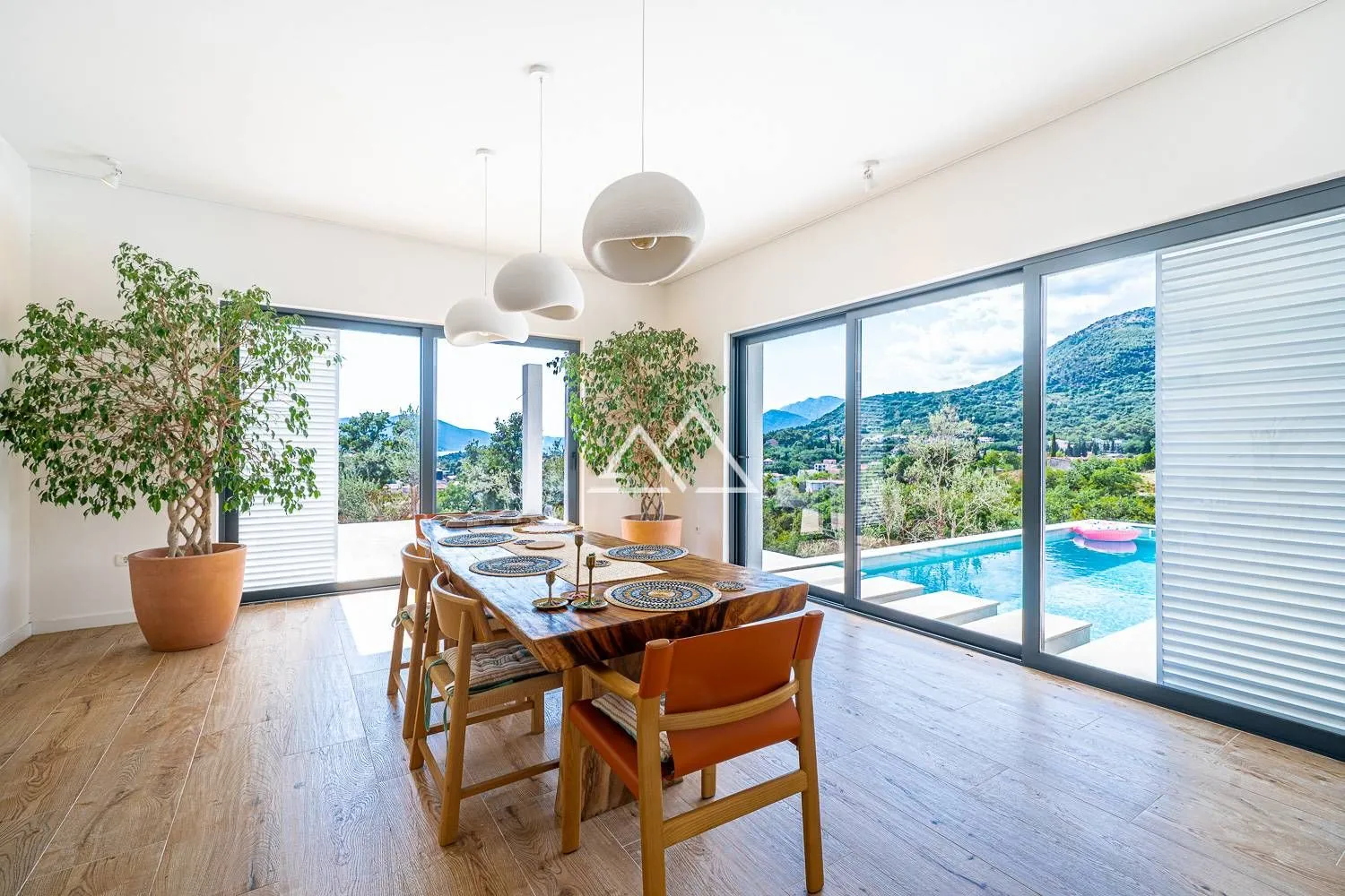 Prodaja, kuća, 220m², Tivat, Crna Gora