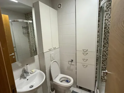 Izdavanje, jednosoban stan, 43m², City Kvart, Podgorica - image 5