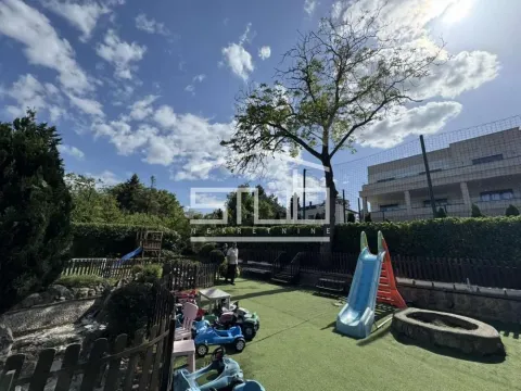 Sale, house, 531m², Zvezdin Stadion, Beograd - image 18