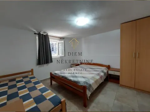 Rent, two bedroom apartment, 80m², Mrčevac, Tivat - image 5