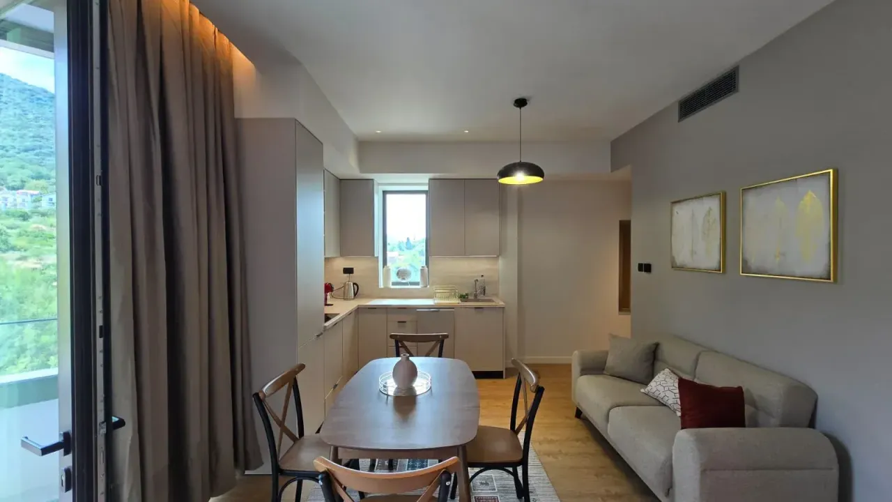 Rent, apartment, 53m², Tivat, Crna Gora