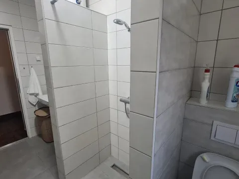 Izdavanje, dvosoban stan, Podgorica, Crna Gora - image 8