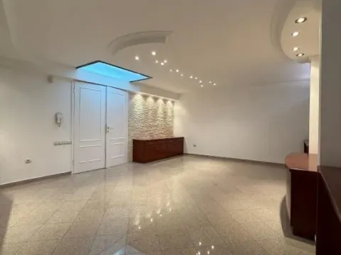 Rent, house, 312m², Voždovac Sve Podlokacije, Beograd - image 14
