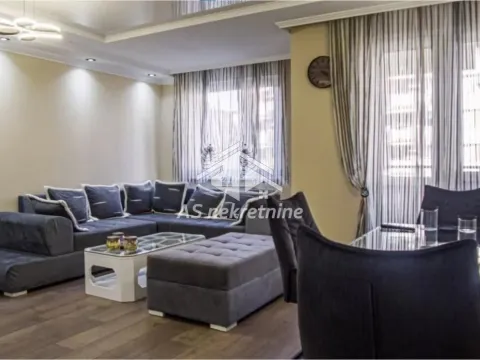 Izdavanje, trosoban stan, 84m², Voždovac Sve Podlokacije, Beograd