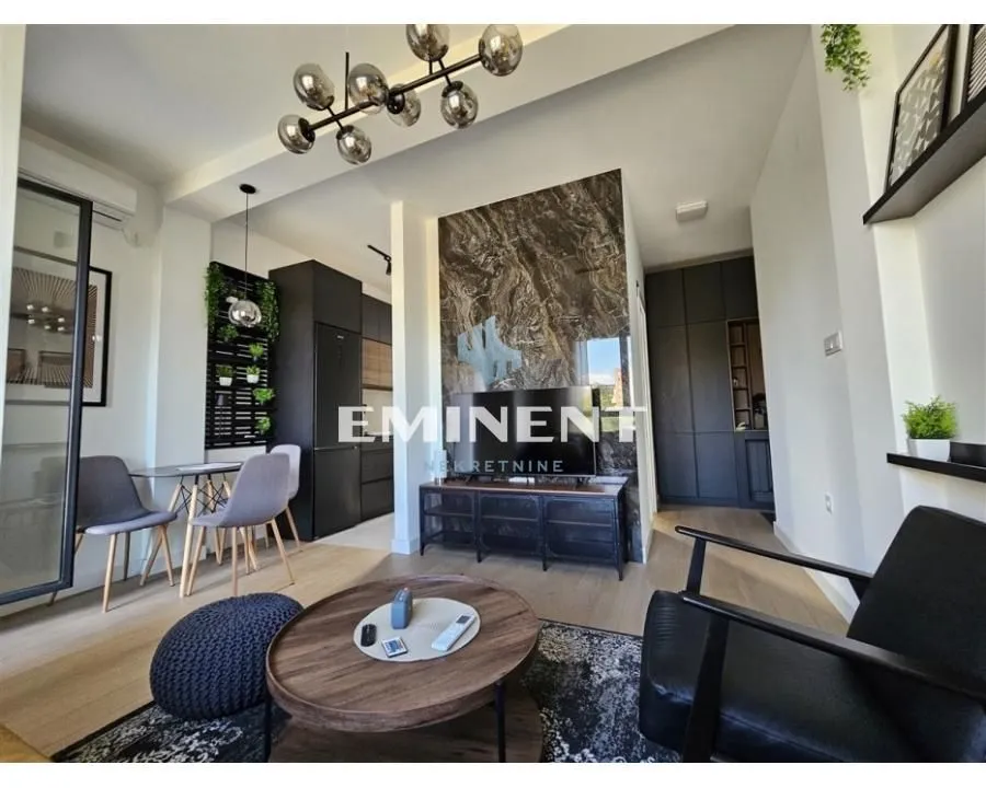 Izdavanje, dvosoban stan, 32m², Uciteljsko Naselje, Zvezdara Sve Podlokacije