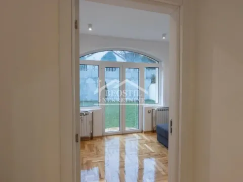 Izdavanje, kuća, 417m², Jajinci, Voždovac Sve Podlokacije - image 2