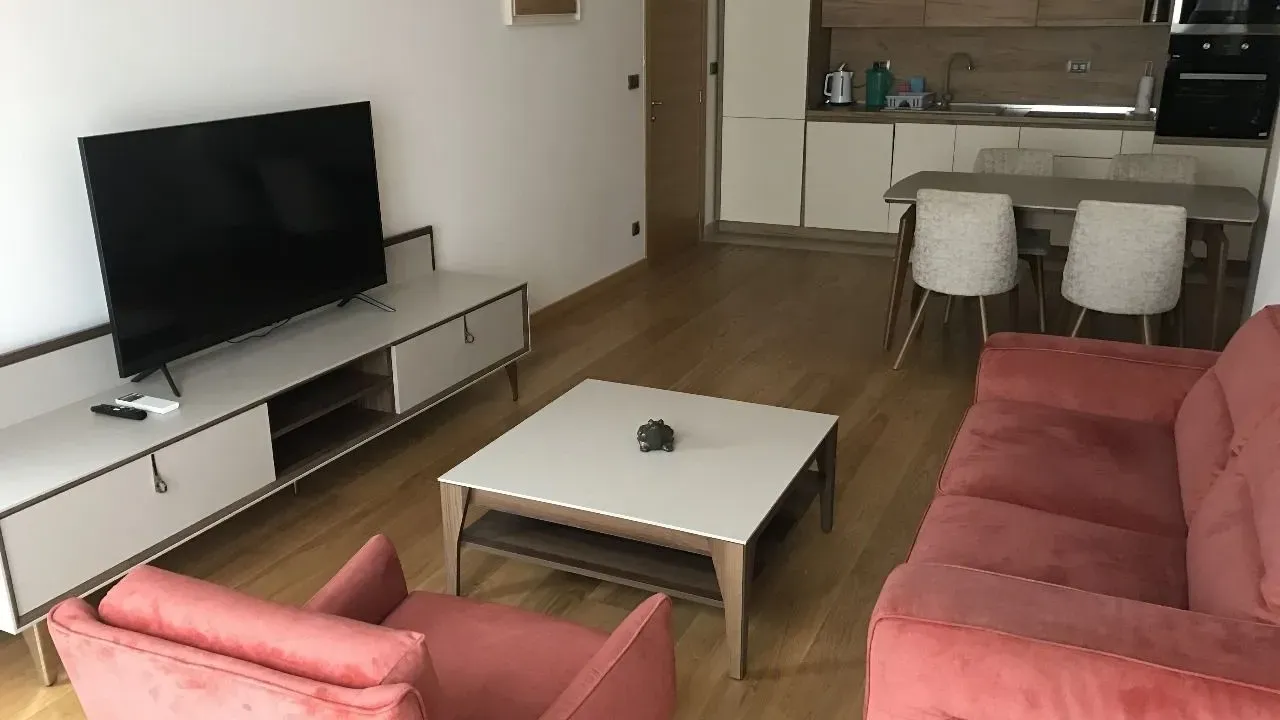 Izdavanje, dvosoban stan, 75m², Kod Capital Plaze, Podgorica