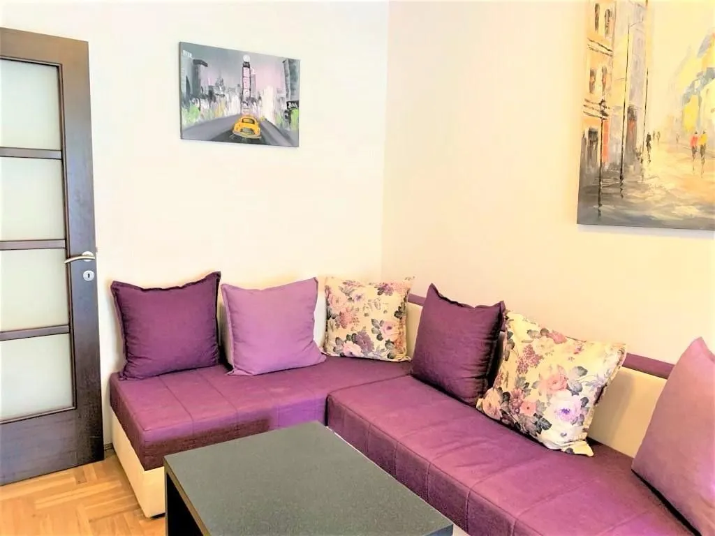 Rent, one bedroom apartment, 42m², Centar, Budva