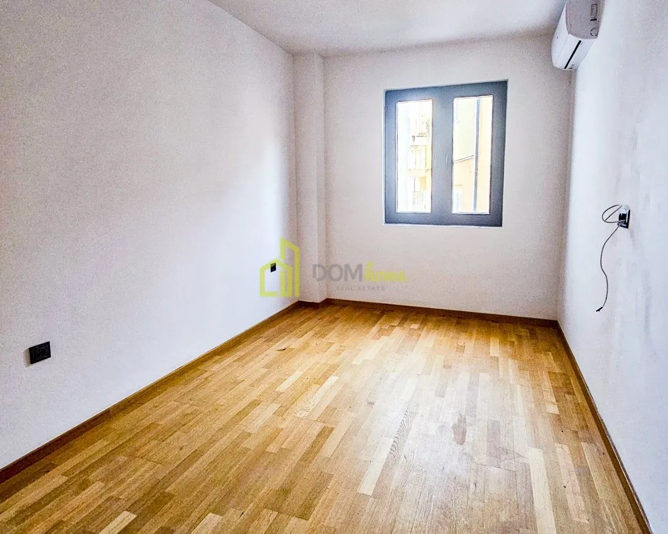 Sale, two bedroom apartment, 78m², Sveti Stefan, Budva
