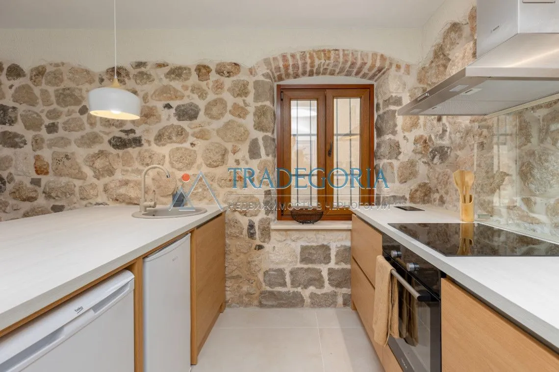 Prodaja, kuća, 170m², Škaljari, Kotor