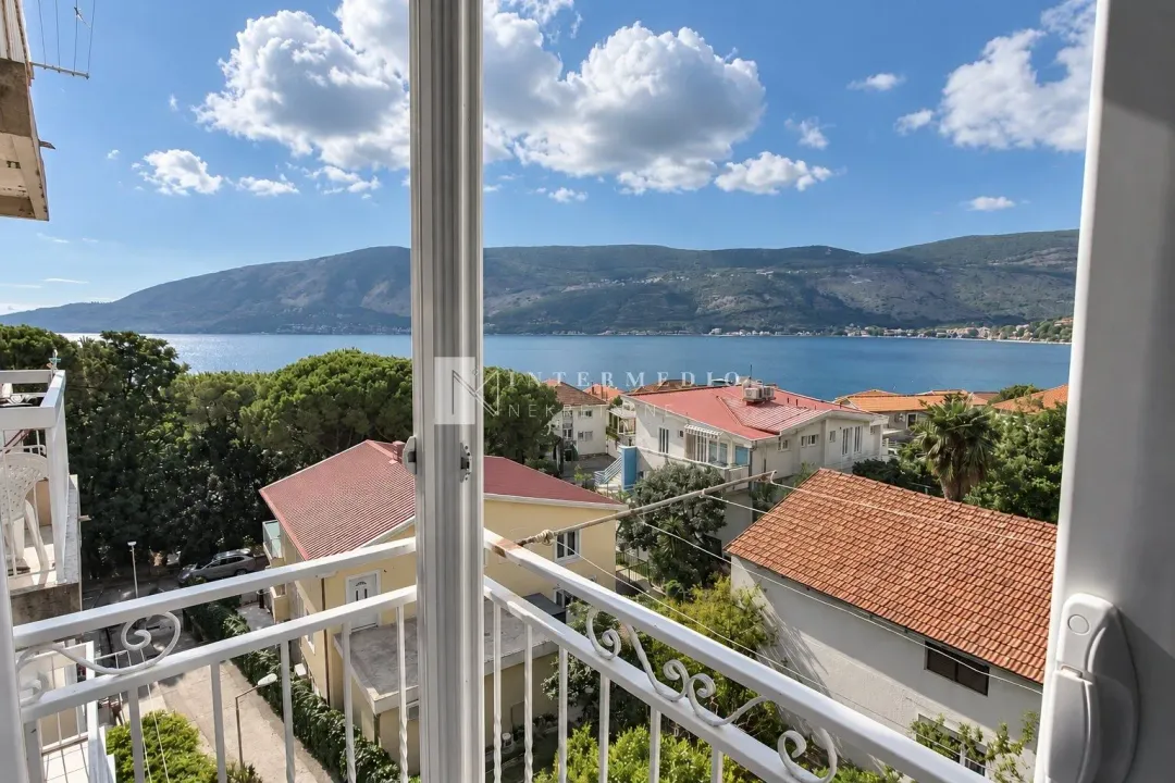 Prodaja, dvosoban stan, 57m², Topla, Herceg Novi